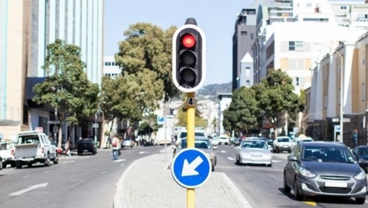 59 de intersectii din Capitala ar putea fi conectate anul acesta la sistemul inteligent de semafoare