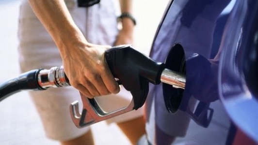 Cat vor costa carburantii in Romania daca arabii urca pretul petrolului pana la 80 de dolari