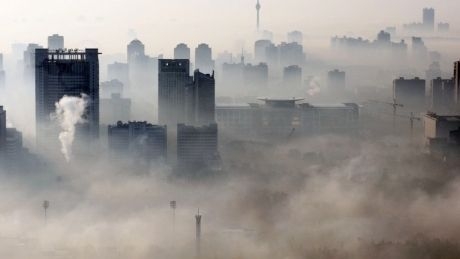 China va inchide mii de fabrici pentru a reduce nivelul poluarii inaintea paradei militare de pe 3 septembrie