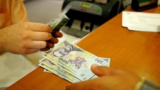 Dobanzi de 150% la banci din Romania. Cat de scumpe sunt, de fapt, creditele rapide fata de imprumuturile bancare?