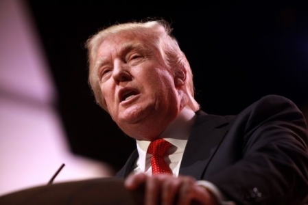 Donald Trump apara expulzarea de imigranti ilegali infractori, amintind ca a fost o promisiune de campanie