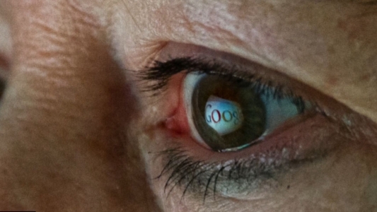 Dupa Glass, Google va scoate si lentile de contact inteligente VIDEO