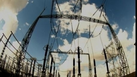 Exces de energie in Romania. Eolienele inchid termocentrale din cauza legii