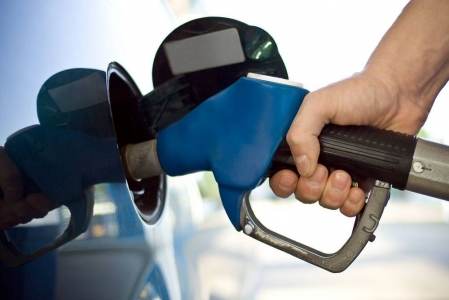 Guvernul a stabilit:   Benzina Euro 5 va putea fi folosita  pana la 1 ianuarie 2018