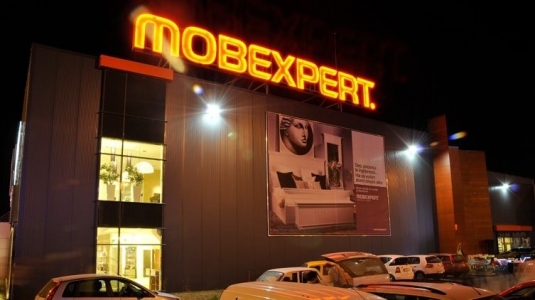 IKEA vs Mobexpert. Se intorc romanii in magazinul lui Dan Sucu?