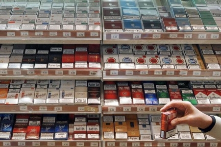 Legea fumatului: Parlamentul interzice pe ascuns afisarea marcilor de tigari in baruri si magazine