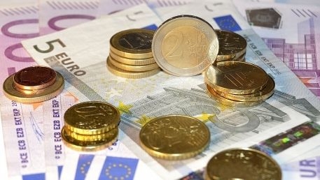Leul se depreciaza. Euro sare de 4,46 lei