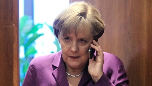 Merkel este gata sa lase Grecia sa iasa din zona euro - presa