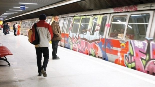 Metroul de Drumul Taberei va merge cu rable de 30 de ani, ce trebuiau casate. Metrorex: Au defectiuni, dar sunt sigure