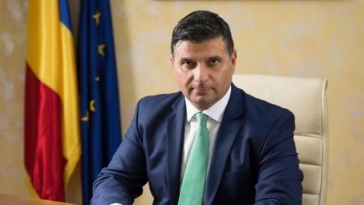 Ministrul Economiei, Alexandru Petrescu, ar fi incasat ilegal bonusuri de performanta ca director al Postei Romane