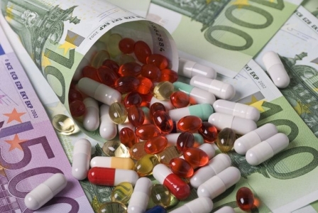 O Directiva CE obliga statul sa trimita 1 miliard de euro in conturile producatorilor de medicamente