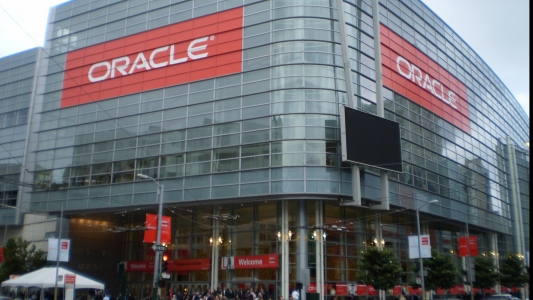 Oracle a cumparat NetSuite cu 9,3 miliarde de dolari