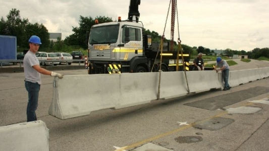 Parapet pe cablu montat in premiera in Romania pe axul unui drum national