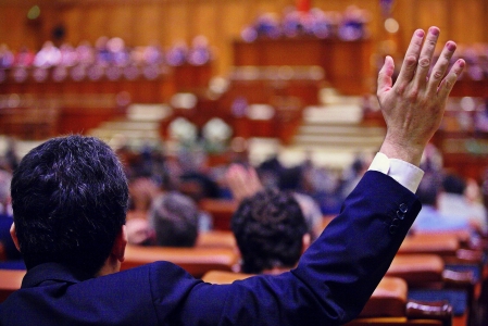 Plenul Senatului a aprobat Legea de respingere a OUG 13