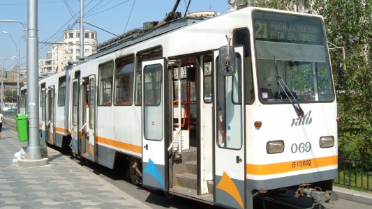 PMB: Sapte linii de tramvai, un depou si sistemul de semaforizare din Capitala, reabilitate din fonduri europene