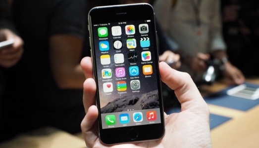 Record: Apple a vandut peste 10 milioane de telefoane iPhone 6 si 6 Plus in weekend-ul de debut
