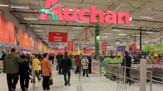 Revolutie in retail: Auchan ataca piata cu un supermarket, un magazin de proximitate si unul online