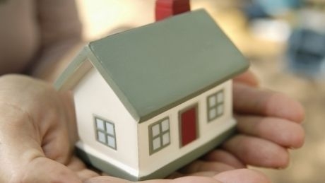 Senat: Debitorul poate ceda catre creditor dreptul de proprietate asupra unui imobil ipotecat
