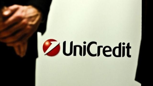 UniCredit a spus ca n-are clauze abuzive pentru credite, dar a cedat la insistenta BNR