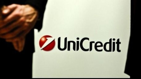 UniCredit vinde credite neperformante in valoare de 17,7 miliarde de euro